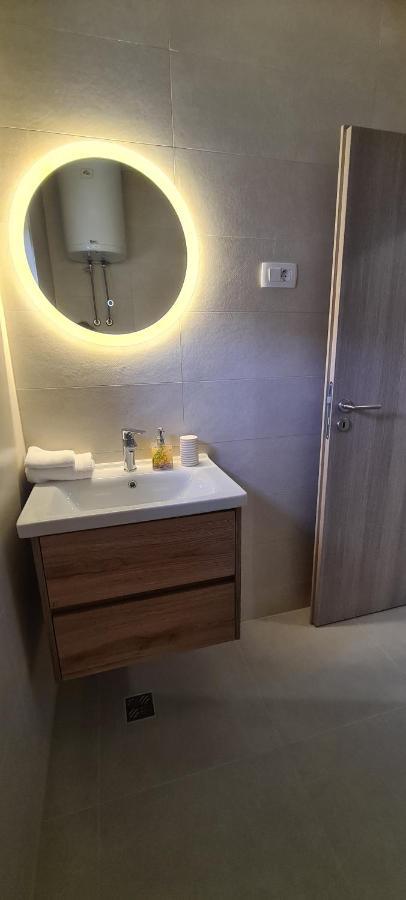 Apartmani Ivana Каштела Экстерьер фото