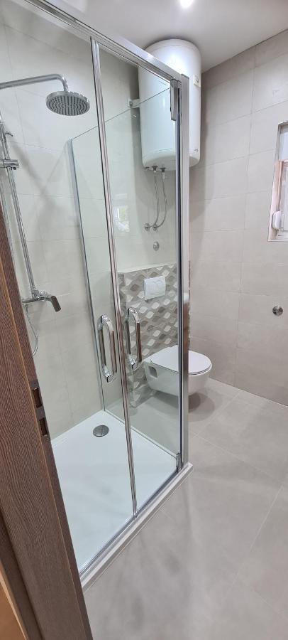 Apartmani Ivana Каштела Экстерьер фото