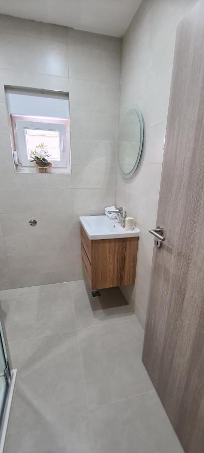 Apartmani Ivana Каштела Экстерьер фото